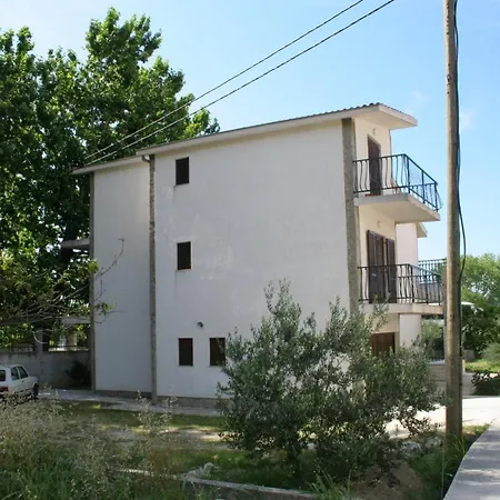 2746b Apartment *