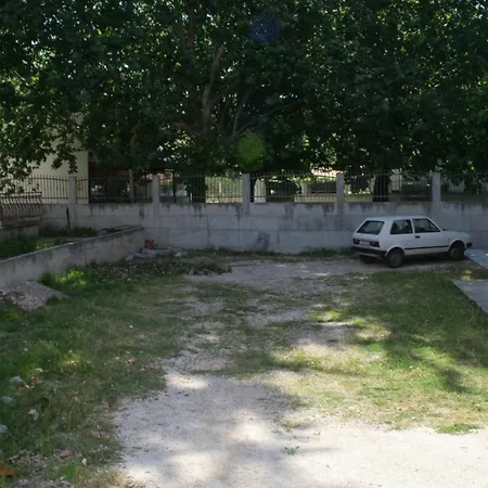 2746b * Duće