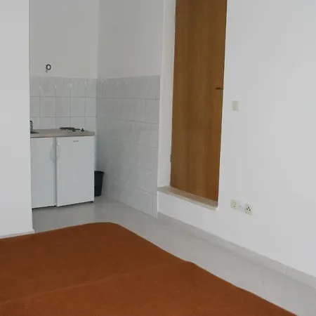 2746b * Duće