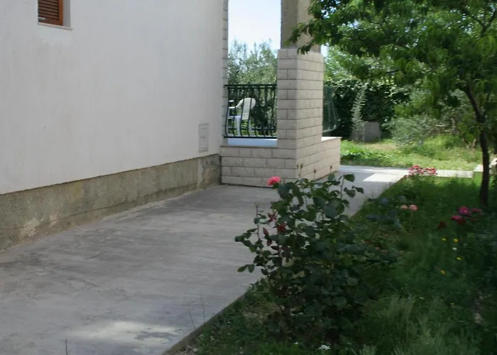 2746b Duće
